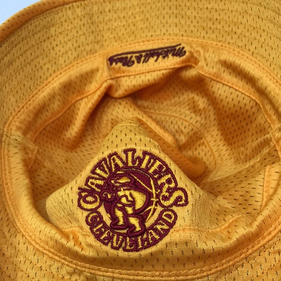 Cleveland Cavaliers Bucket Hat Mitchell and Ness - Picture 3 of 6